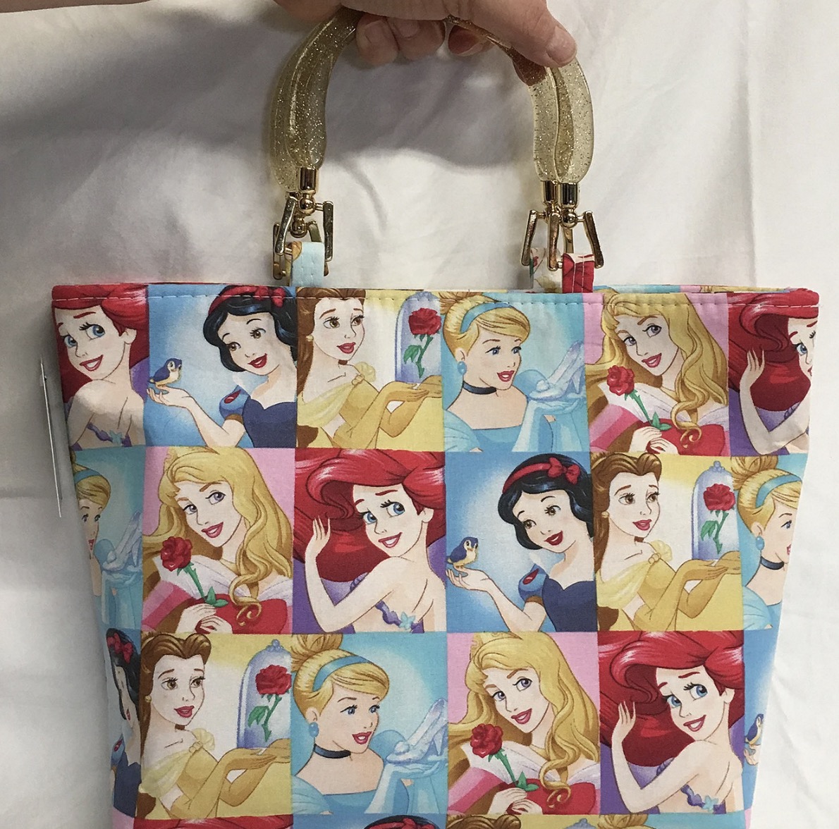 Disney Purses: A Magical Accessory for Every Occasion插图3