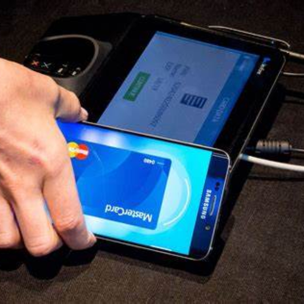 how does samsung wallet work