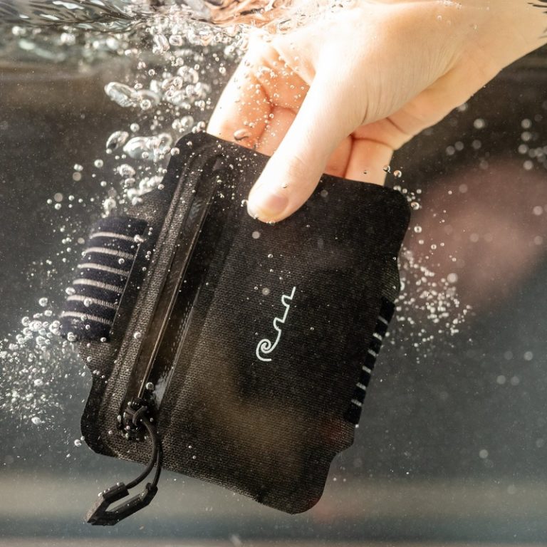 Waterproof wallet