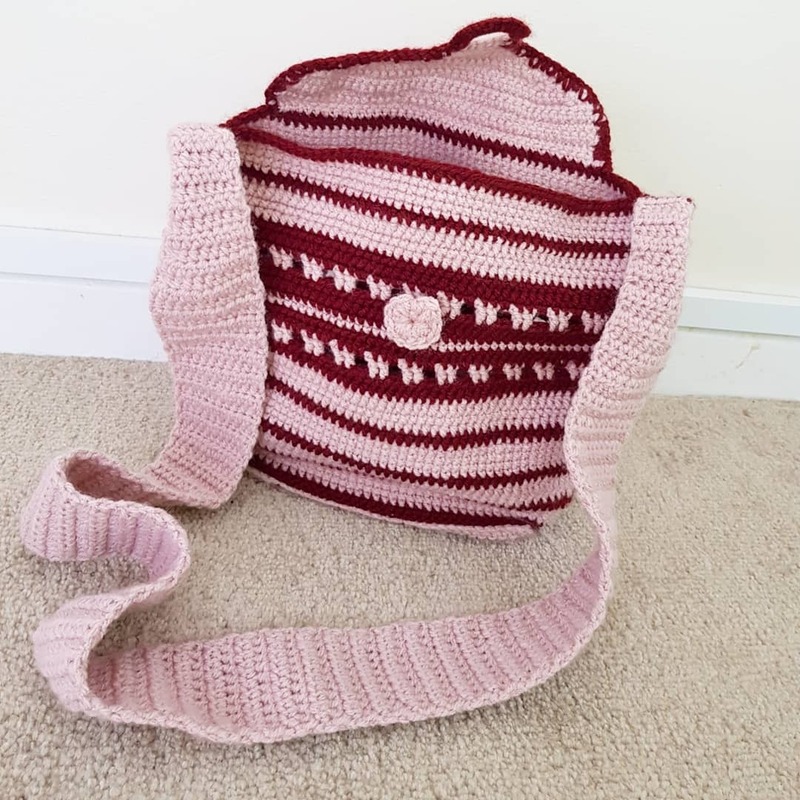 Crochet shoulder bag